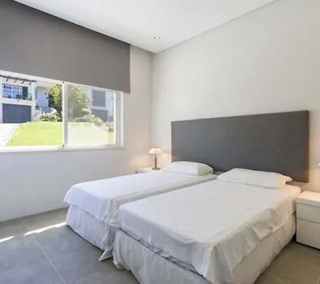 Villa Sleeps 6 Pool Air Con T607942 *