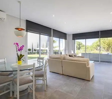 Sleeps 6 Pool Air Con T607942 Villa Vale do Lobo