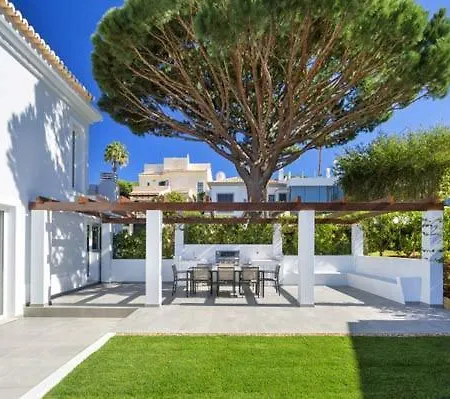 Villa Sleeps 6 Pool Air Con T607942